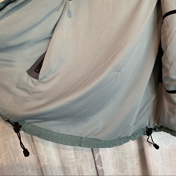 Moonstone Rain/ wind resistant Hooded, vented Women's Jacket SMALL - Picture 9 of 11
